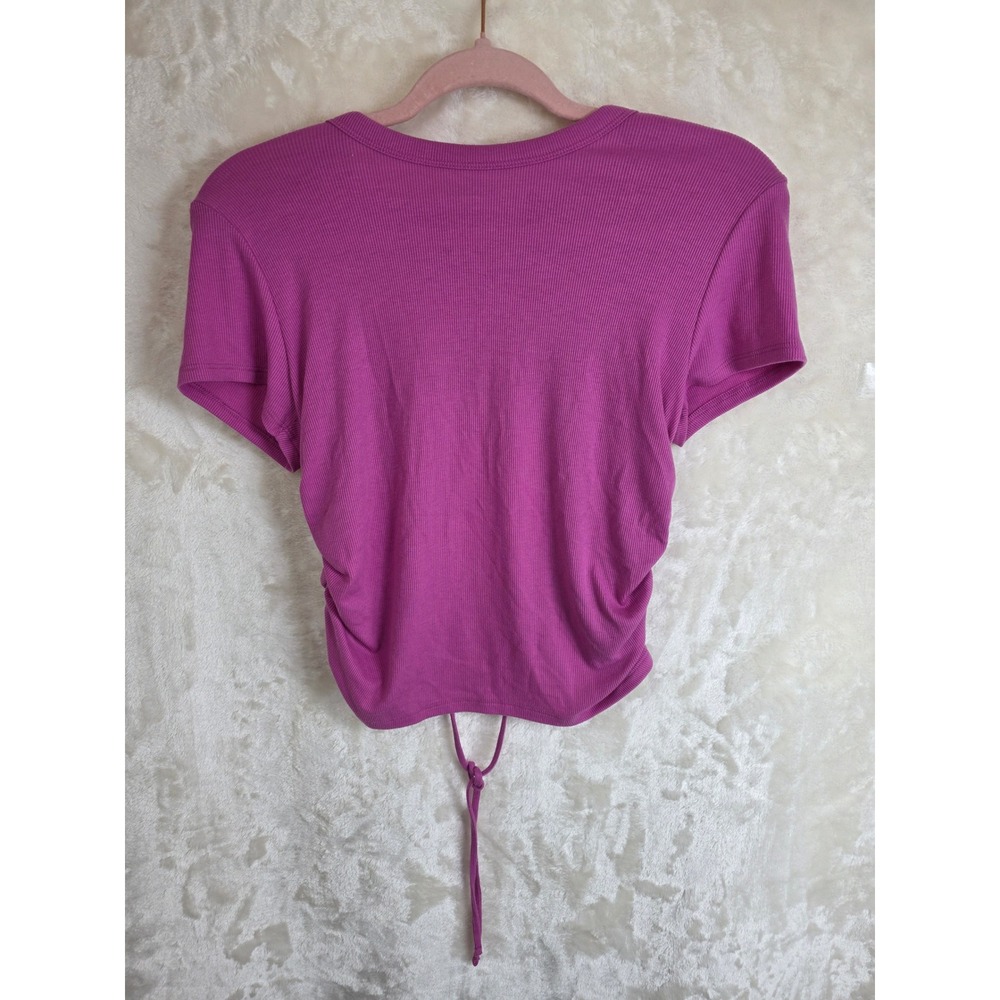 Old Navy Active Go-Dry Ultralite Fuchsia Ruched Keyhole Crop Top T-Shirt‎ Medium
